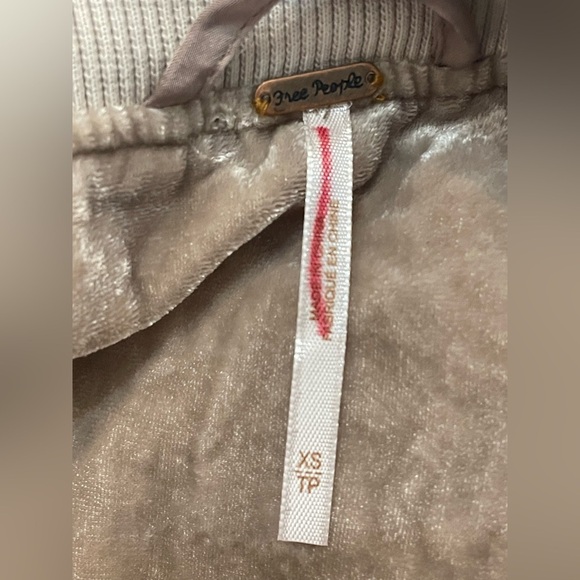 Free People Crushed Velvet Jacket Bomber Jacket Ruched Beige Tan Taupe XS - Picture 11 of 16